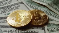 US Bitcoin ETFs Post $900M Net Outflows In Past Week
