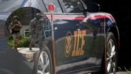 Identifican al tirador que hirió gravemente a un mexicano tras ataque contra centro de detención de ICE