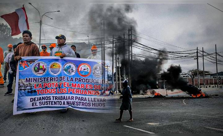 Paro en Piura: pescadores bloquean vías en protesta contra Ministerio de Producción por veda de pota