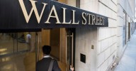 Cierra Wall Street por tercer día en rojo jalonado por la caída del S&P 500 y de Oracle