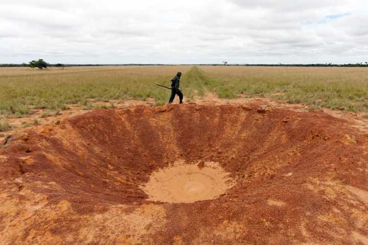 Venezuela destruye una pista aérea clandestina presuntamente del «narcotráfico internacional»