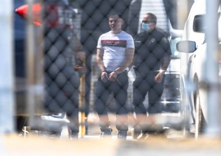 Chicago officials and leaders encourage people in US without legal permission to stay home amid federal activity