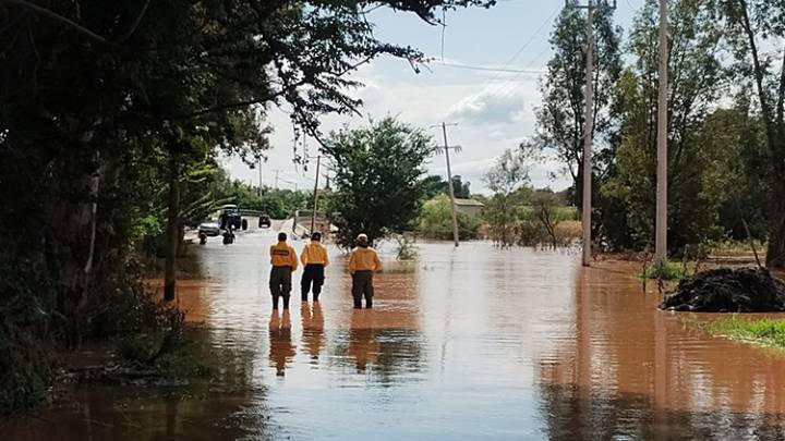 Desbordamiento del río Lerma afecta 25 viviendas en La Barca