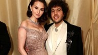 Selena Gomez y Benny Blanco Se Casan HOY en California; Aquí, la Lista de Invitados