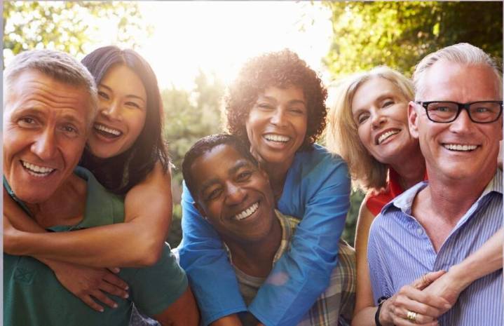 UsAgainstAlzheimer’s lanza una campaña de concientización para abordar la crisis del Alzheimer en las comunidades hispanas