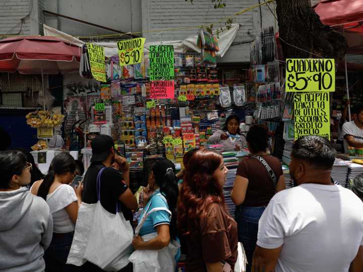 Regresan hoy a clases 23 millones de alumnos en 232 mil planteles