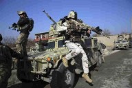 Amaga Trump a Afganistán por base aérea de Bagram