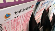 Familia pierde millonario premio en el Powerball por un solo número, pero se llevaron una gran sorpresa