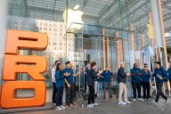 Lanzamiento del iPhone 17 desata furor en Nueva York y la India