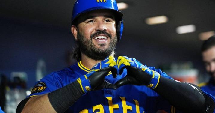 Suárez's 49th homer ties career high, leads Mariners over Rockies 6