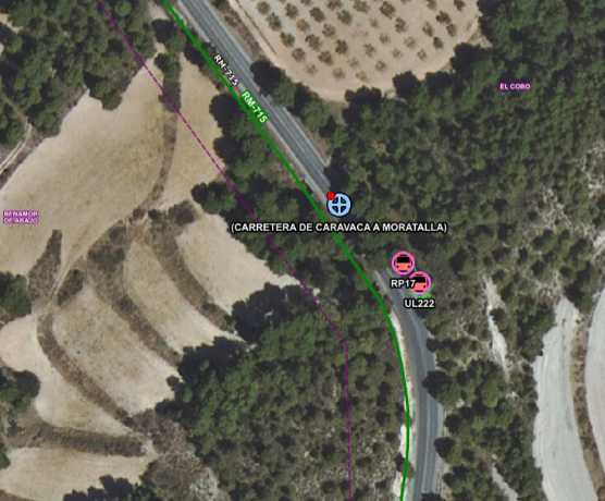 Muere el conductor de un camión hormigonera al chocar contra un pino en Moratalla