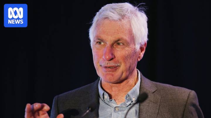 AFL premiership-winning coach Mick Malthouse injured in alleged home invasion in East Melbourne
