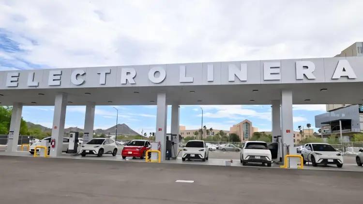 Electrolinera Pública lleva 3 mil recargas a vehículos