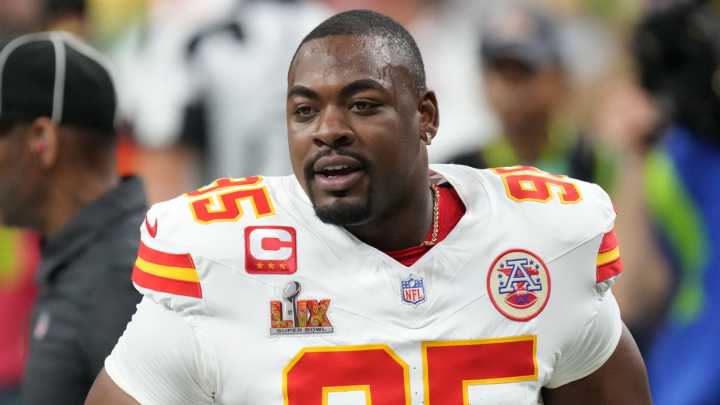 Chiefs DT slams referees over tush push blunders vs. Eagles