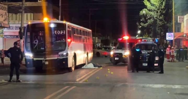 Motociclista muere arrollado por un camión urbano en calles de la Insurgentes