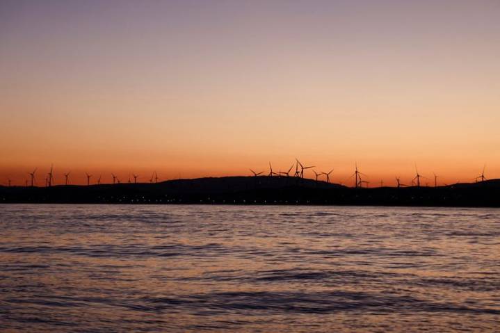 EU split over climate target, deal next week in doubt, draft shows
