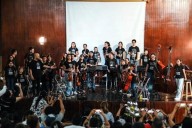 Atora Aduana instrumentos donados en Suiza para niños