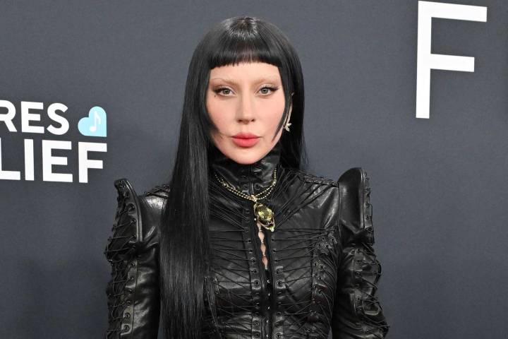 Lady Gaga cancela concierto en Miami y especulan sería por tocar muñecas en Xochimilco