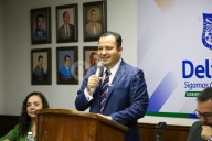Destaca Jesús Valenciano trabajo en Pavimentación, Tejido Social y Educación en su informe de actividades