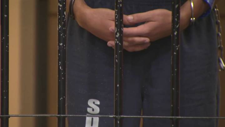 Recibe sentencia hombre que mató a su amigo mientras dormía en Ramona