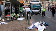 Dos palestinos atacaron a tiros una parada de colectivos en Jerusalén: seis muertos