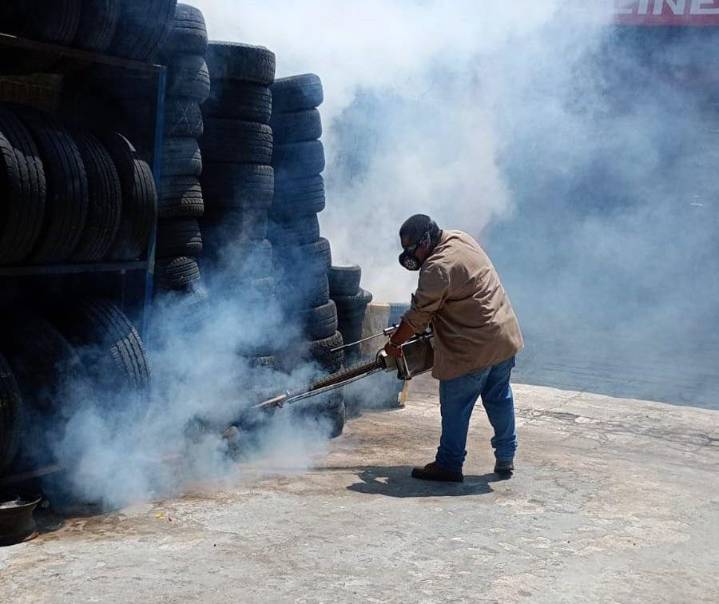 Previenen el dengue con nebulización en localidades campechanas