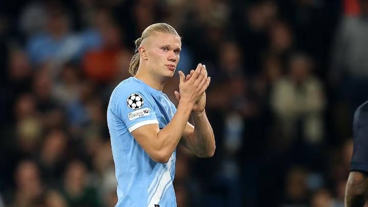 Manchester City venció 2-0 a un Napoli que se quedó con 10 jugadores