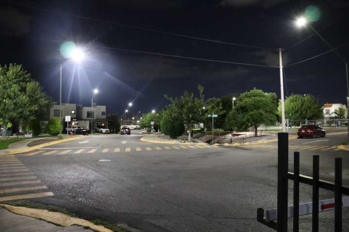 Ocho fraccionamientos del sector Las Aldabas ya cuentan con alumbrado LED: Municipio