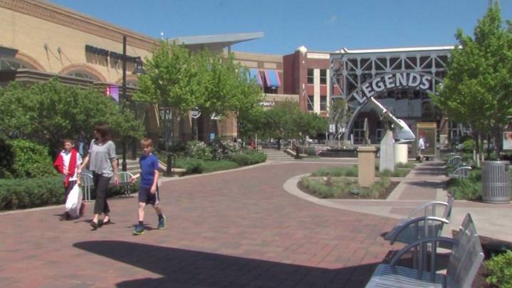 Legends Outlets in KCK sold to new owner