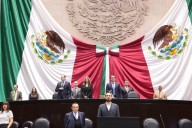 Guardan un minuto de silencio diputados federales por víctimas de la explosión de pipa en CDMX