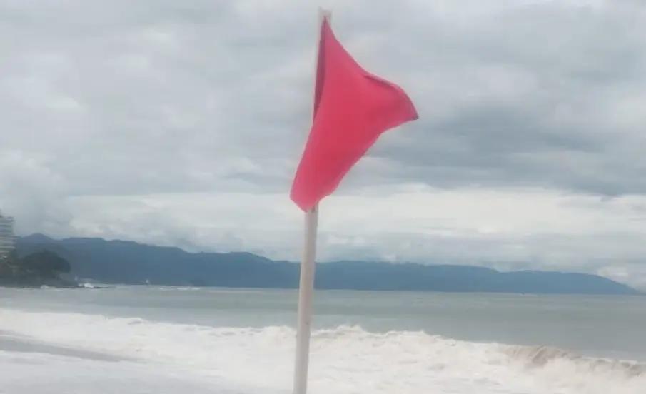 Bandera roja en Vallarta: siete playas bajo restricción por fuertes corrientes y alto oleaje