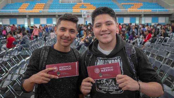 Becas de bachillerato benefician a familias más ricas, indica estudio del Tec de Monterrey