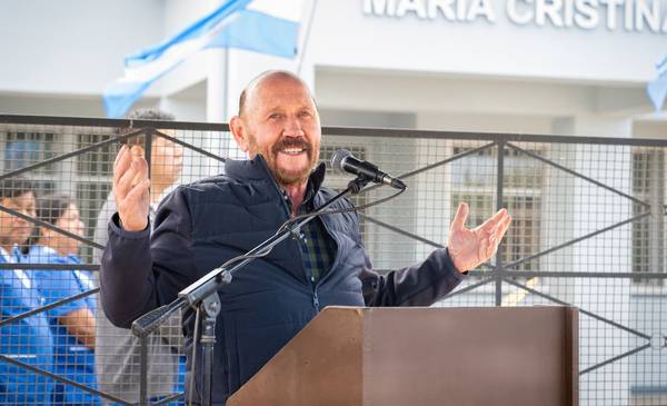 "Con los votos lo vamos a sacar": en su gira por el oeste, Insfrán apuntó contra Milei
