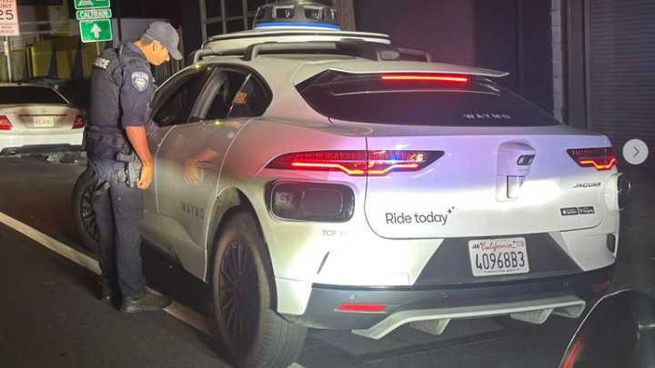 Driverless Waymo car makes illegal U-turn in California 