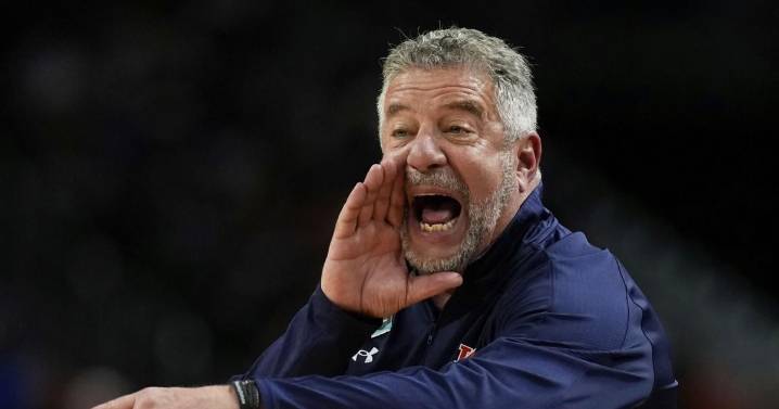 Bruce Pearl, winningest basketball coach in Auburn history, retires