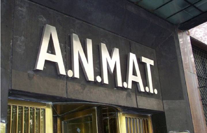 La Anmat prohibió la venta de 10 cosméticos que se ofrecían en internet para el cuidado de la piel