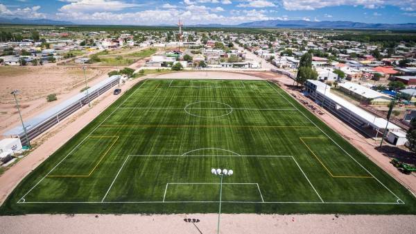 Remodelan áreas deportivas en Aldama