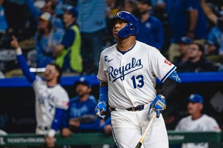 Salvador Pérez conecta su jonrón 24 del año y aprieta el acelerador para llegar a los 300 en su carrera