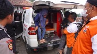 Indonesia faces calls to halt free meals program as over 5,000 school children fall ill
