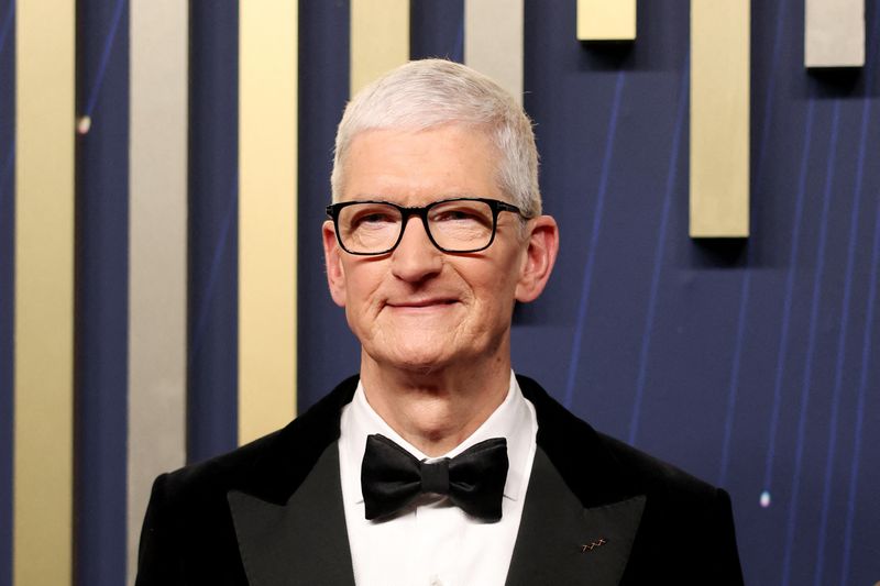 US labor board withdraws claims Apple CEO violated employee rights, Bloomberg News reports