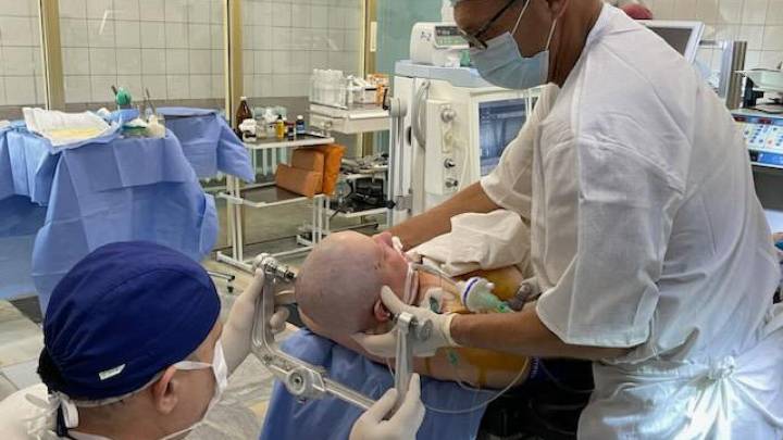 Near the frontline, Ukraine's neurosurgeons are on the cutting edge : NPR