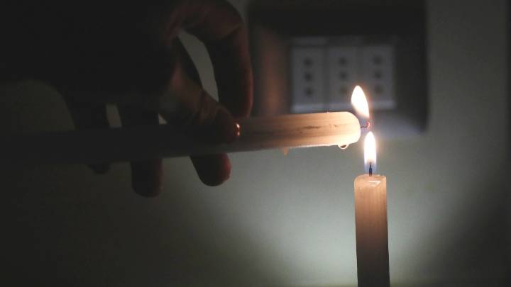 Corte de luz programado por Enel afectará a cinco comunas este domingo 28: Revisa los sectores que no tendrán suministro