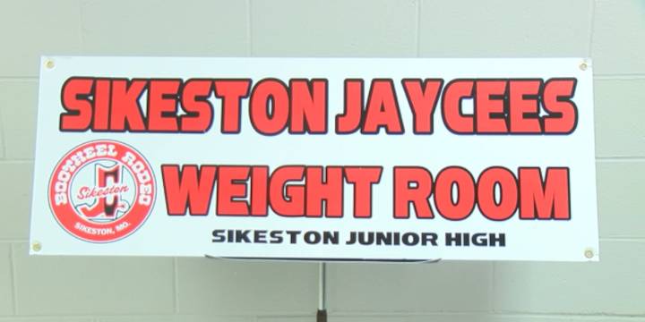 Sikeston Jaycees donate weight room equipment to Sikeston Junior High School