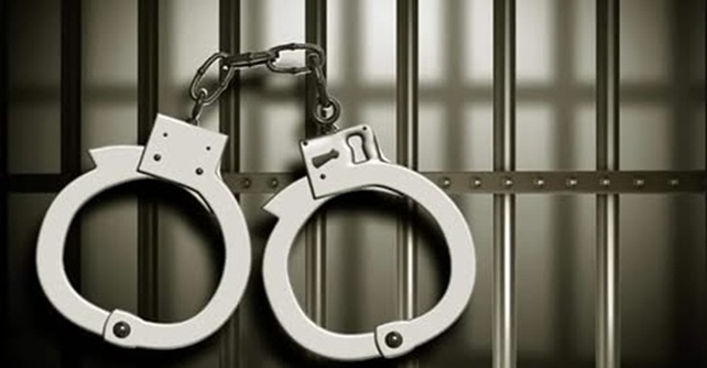 Lineman caught red-handed by Anti-Corruption Bureau accepting bribe Rs.11,000