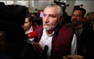 LA OSCURIDAD LO PERSIGUE: Vinculan a Adán Augusto López con dueño de recinto donde descargaban combustible ilícito