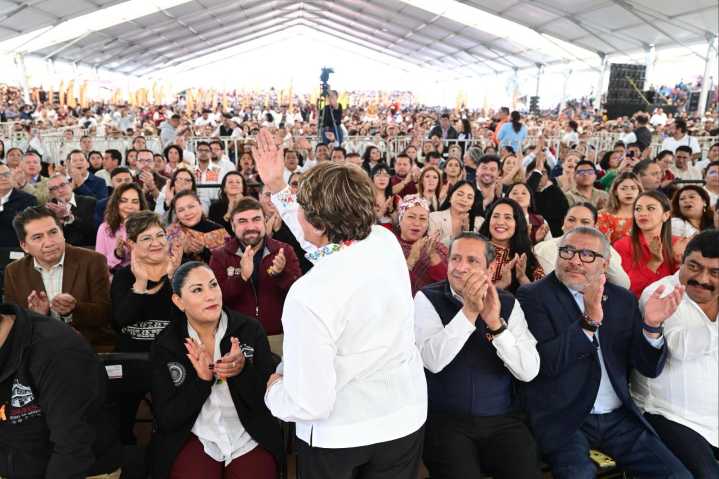 CIERRA DELFINA G. SUS INFORMES EN TEXCOCO