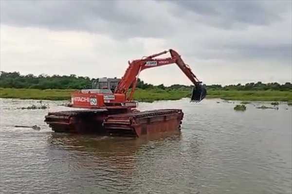 Corpamag remueve sedimentos en el río Aracataca para recuperar la Ciénaga Grande