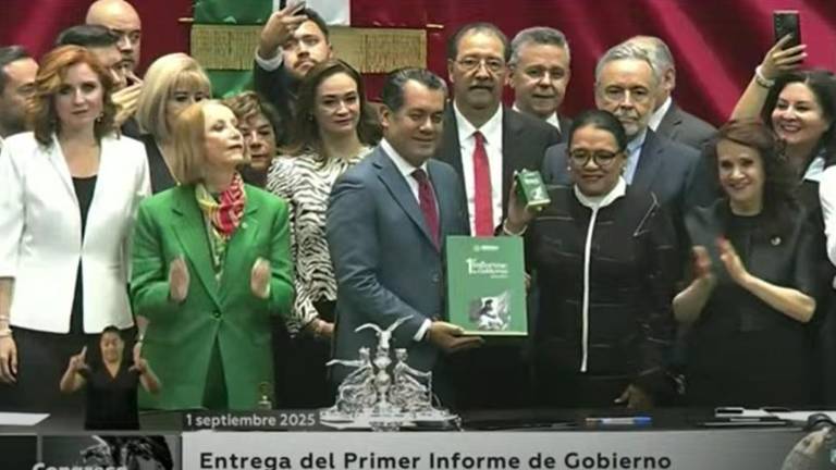 Rosa Icela Rodríguez entrega Primer Informe de Gobierno de Sheinbaum en San Lázaro