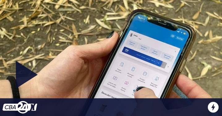 Se esfumaron sus ahorros en dólares en una transferencia y sigue sin respuesta
