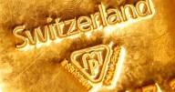 El oro bate su récord a medio camino entre el optimismo por la Fed, la incertidumbre internacional y las ambiciones chinas